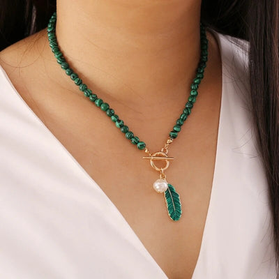 Collier pendentif feuille verte en malachite